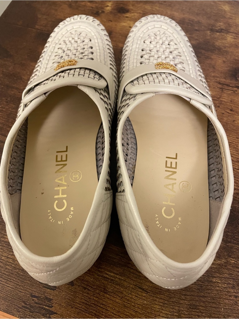 CHANEL Cream Woven Leather Women’s Loafers with Gold Logo - Picture 4 of 8